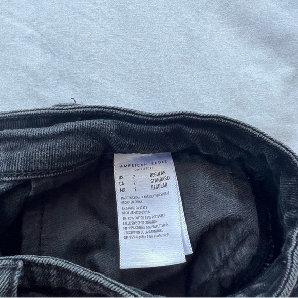 American Eagle AE Ripped Mom Straight Jean 9798 - Picture 7 of 13